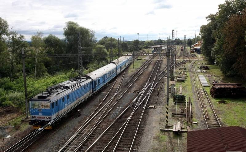 Končí omezení vlaků spojená s pracemi v úseku Kolín – Velim