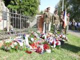 20220901145716_75: Barbara a Sandra Masin otevřely Památník tří odbojů v Lošanech