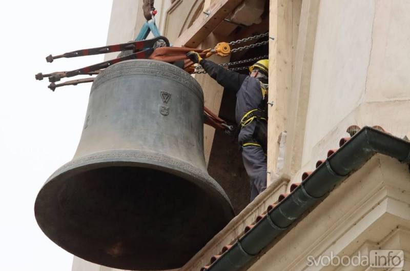 Obnovené svatobarborské zvony se vrací domů
