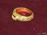 P1320101: Záhadný tzv. „Čáslavský langobardský prsten z Hrádku“ byl objeven před 130 lety