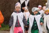 20221110162401_IMG_2782: Foto: Za dětmi z mateřské školy Pohádka také letos dorazil Martin na bílém koni!