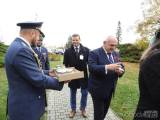 20221113010431_DSCN2420: Lavičku generála Františka Moravce slavnostně předali na čáslavském letišti