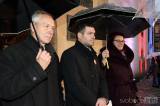 20221118001638_IMG_5088: Foto: Oslavy 17. listopadu v Kutné Hoře vyvrcholily odhalením lavičky Václava Havla