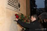 20221118001654_IMG_5146: Foto: Oslavy 17. listopadu v Kutné Hoře vyvrcholily odhalením lavičky Václava Havla