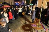 20221118001716_IMG_5219: Foto: Oslavy 17. listopadu v Kutné Hoře vyvrcholily odhalením lavičky Václava Havla