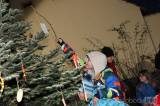20221125194449_IMG_8706: Foto: Močovické děti ozdobily vánoční strom a potom ho i rozsvítily!