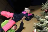 20221125194451_IMG_8709: Foto: Močovické děti ozdobily vánoční strom a potom ho i rozsvítily!