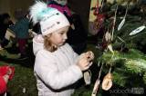 20221125194455_IMG_8721: Foto: Močovické děti ozdobily vánoční strom a potom ho i rozsvítily!