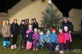 20221125194511_IMG_8766: Foto: Močovické děti ozdobily vánoční strom a potom ho i rozsvítily!