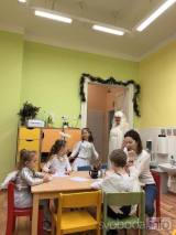 20221208101603_IMG_0610: Foto: Po tvořivém dni si děti v MŠ Sedlec užily andělskou pohádku