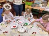 20221208101604_IMG_0611: Foto: Po tvořivém dni si děti v MŠ Sedlec užily andělskou pohádku