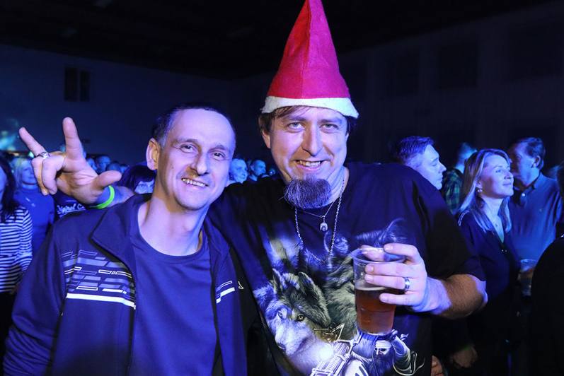 Foto: Tradiční rocková vánoční zábava se do Křesetic vrátila po dvou letech!