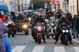 20221224151609_IMG_2725: Foto, video: Skvělé počasí vylákalo na Štědrý den do Kolína rekordní počet motorkářů!