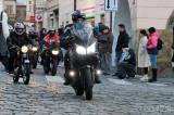 20221224151641_IMG_2806: Foto, video: Skvělé počasí vylákalo na Štědrý den do Kolína rekordní počet motorkářů!