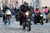 20221224151642_IMG_2808: Foto, video: Skvělé počasí vylákalo na Štědrý den do Kolína rekordní počet motorkářů!