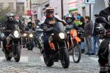 20221224151708_IMG_2874: Foto, video: Skvělé počasí vylákalo na Štědrý den do Kolína rekordní počet motorkářů!