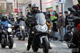 20221224151710_IMG_2879: Foto, video: Skvělé počasí vylákalo na Štědrý den do Kolína rekordní počet motorkářů!