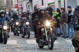 20221224151718_IMG_2896: Foto, video: Skvělé počasí vylákalo na Štědrý den do Kolína rekordní počet motorkářů!