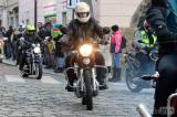 20221224151721_IMG_2904: Foto, video: Skvělé počasí vylákalo na Štědrý den do Kolína rekordní počet motorkářů!