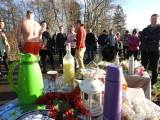 20221224153840_DSCN3767: „Nás Putin nedostane!“ křičeli čáslavští otužilci na rybníku Homolka