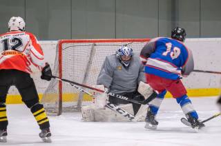 Foto: Ve čtvrtečním zápase AKHL hokejisté HC Devils porazili HC Koudelníci 5:3!