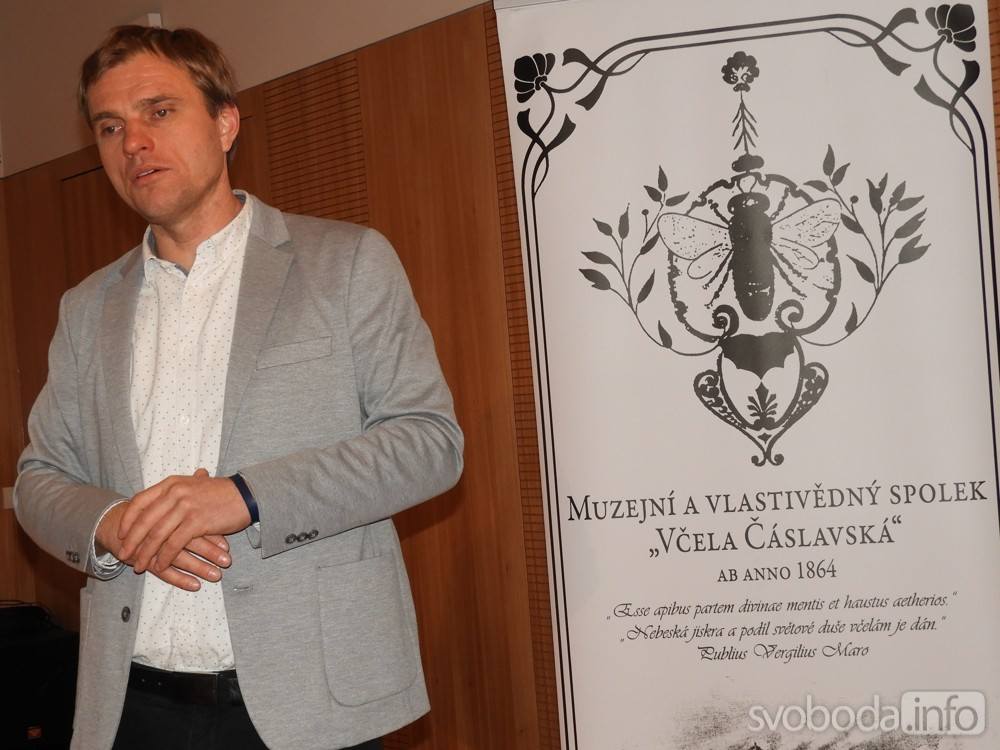 Pavel Douša přednášel pro „Včelu Čáslavskou“ o muzejnictví