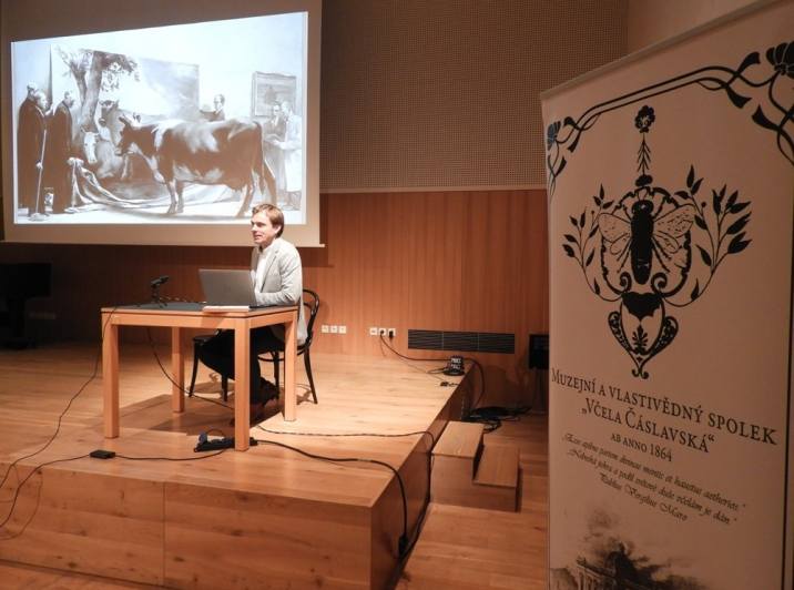 Pavel Douša přednášel pro „Včelu Čáslavskou“ o muzejnictví