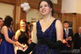 20230127233049_IMG_6501: Foto: Studenti oktávy čáslavského gymnázia pozvali ples na cestu kolem světa!