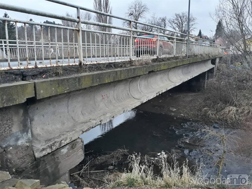 Most v Doubravčanech budou opravovat za úplného vyloučení silničního provozu