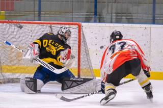 Foto: Ve čtvrtečním zápase AKHL hokejisté HC Devils remizovali s HC Dělový koule 3:3!