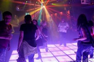 Hlízovskou Dance Disco Night obstarají DJ Jožka Nowok a DJ Igelitka!