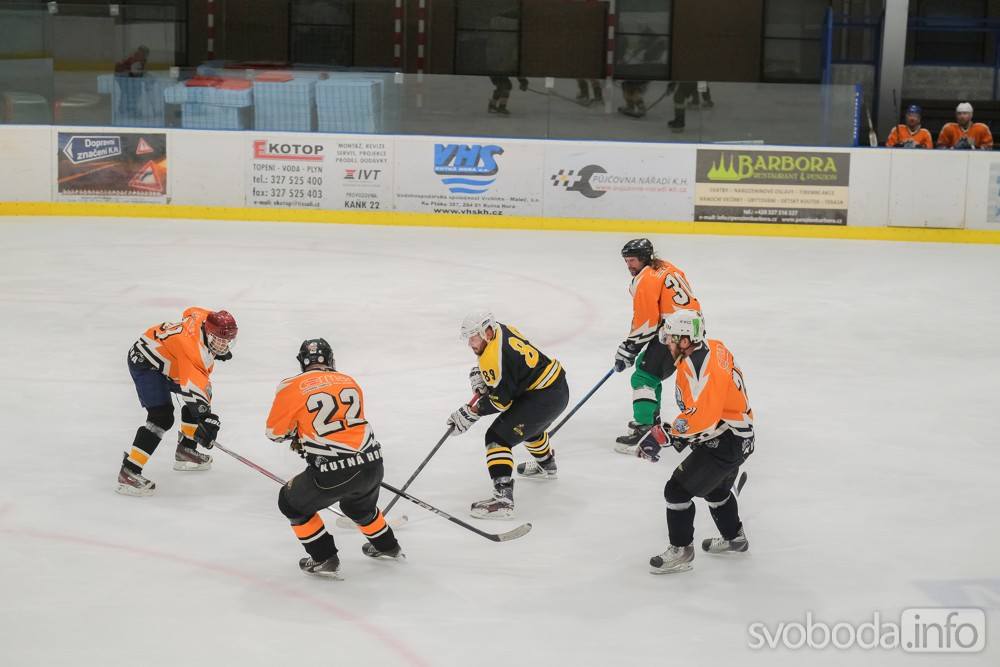 Foto: V úterním zápase AKHL hokejisté HC Vosy porazili HC Nosorožci 16:6!