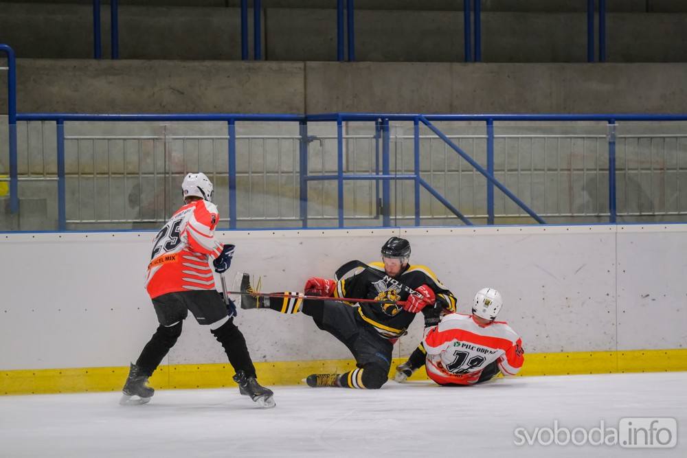Foto: Ve druhém semifinále HC Devils porazil HC Vosy 5:1!