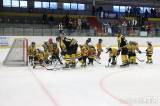 20230324183142_IMG_0128: Foto: Hokejisté kutnohorského áčka vzdorovali na ledě nejmladším Sršňům!