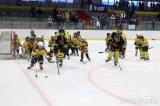 20230324183144_IMG_0129: Foto: Hokejisté kutnohorského áčka vzdorovali na ledě nejmladším Sršňům!