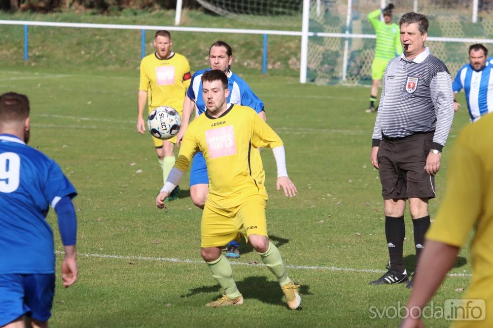 Z prvních jarních bodů v zápase na Kaňku se radovali fotbalisté Církvice!