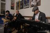 20230326002630_batto315: Foto: Paul Batto jr. Trio téměř po roce na den přesně vyprodali Blues Café!
