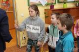 20230330182855_IMG_2308: Foto: Budoucí žáci ZŠ Suchdol si ve čtvrtek vyzkoušeli zápis „nanečisto“