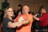 20230401010328_IMG_3287: Foto, video: V Bramborách v pátek tančili na Obecním plese, hlavní cenou tomboly byl sud piva!