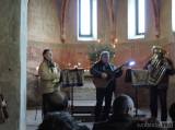 DSCN7608: Foto: V kostelíku sv. Bonifáce v Lochách zahrálo „Zámecké trio“