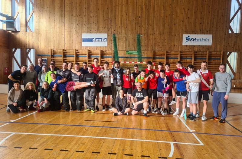 Florbaloví dorostenci FBC Kutná Hora se loučí se svými trenéry