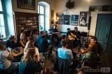 20230508174842_MG_08485: Foto: Honza Křížek přivezl do kutnohorského Blues Café Akustik Band