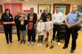 20230522162655_IMG_5395: Foto: Čtvrťáci ze Žižkova oficiálně otevřeli výstavu Děti v dopravě“