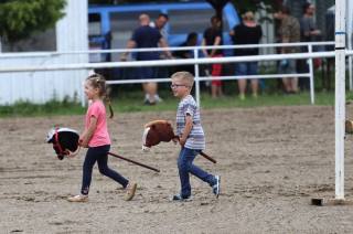 Hlavním lákadlem sobotního dětského dne na kolínské jízdárně je jízda na koni!