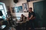 20230530115109_MG_09985: Foto: Do kutnohorského Blues Café se vrátilo St. Johnny Trio