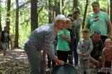 20230603232247_IMG_8553: Foto, video: Za pohádkovými postavami putovaly do chlístovického lesa opět stovky dětí!