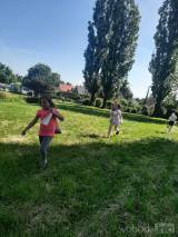 20230605151200_KS_SP122: Děti ze ZŠ Kamenná stezka Kutná Hora oslavily Den dětí překážkovým závodem Spartan Race
