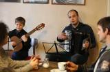 5G6H9747: Foto: Na Vánočním koncertě v Blues café zahráli Jan Karban a Adam Svoboda