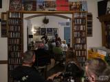 20230926175112_DSCF0052: Foto: V Blues Café Kutná Hora zahrála a zazpívala harmonikářka Jana Vébrová
