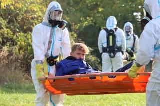 Foto, video: Záchranáře zaměstnal výbuch drogové varny v Čáslavi, naštěstí jen cvičně